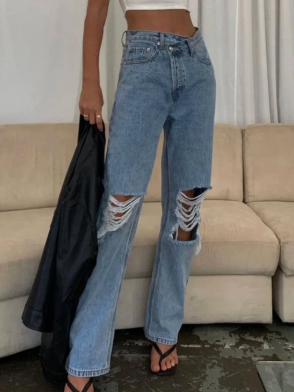 Princess Polly HOLLY Highrise ASYMMETRIC RIPPED LEG JEANS LIGHT WASH DENIM, size